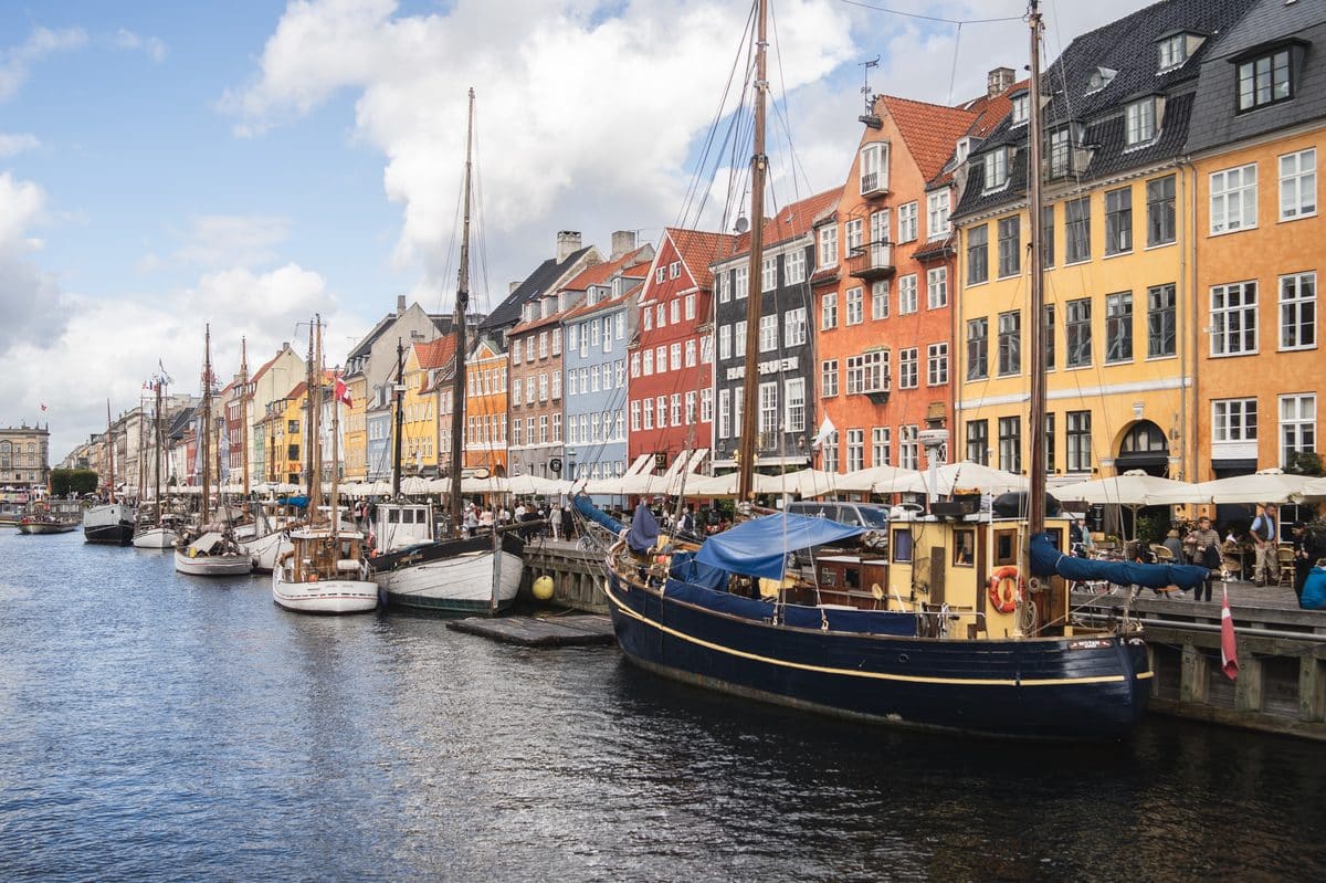 Skimmelsvamp i København – ældre ejendomme ved vandet, hvor fugt og skimmel er udbredt